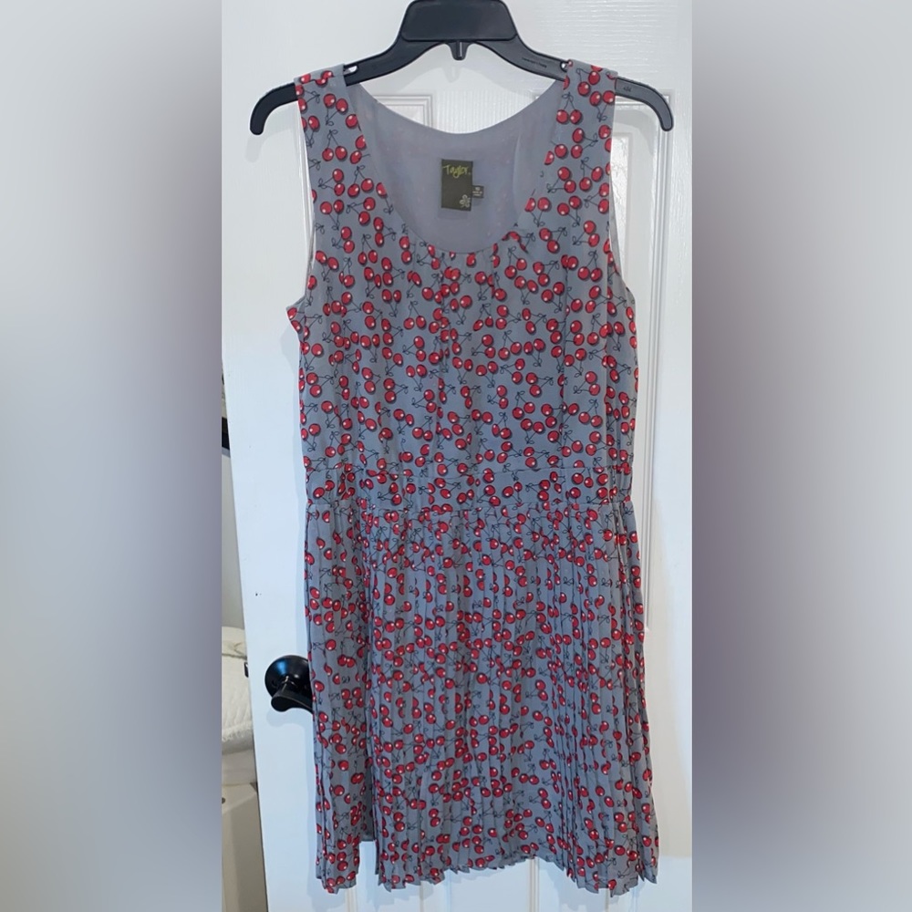 Taylor Gray Cherry Printed Pleated Dress *NEW*